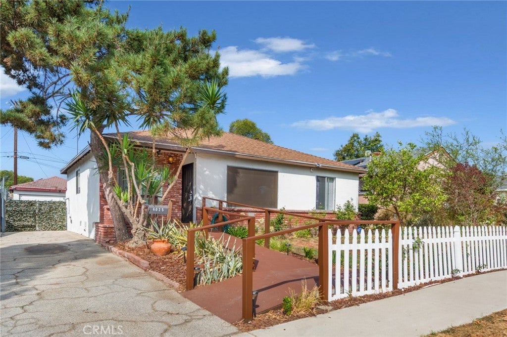 Photo of Listing #SR25227859