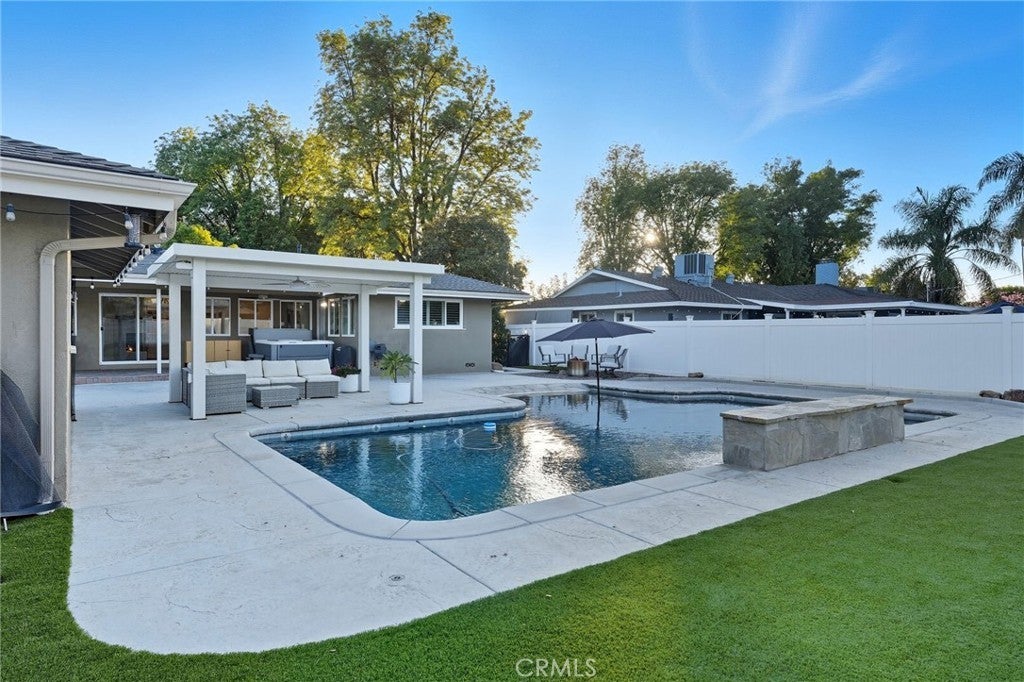 Photo of Listing #IV25233334