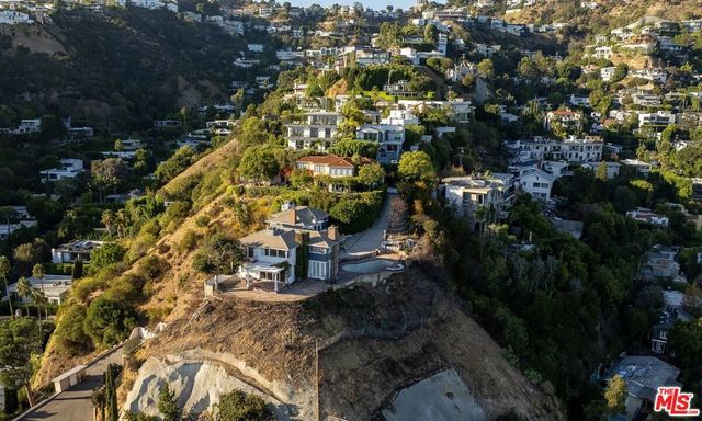 8900 Evanview Drive, Los Angeles