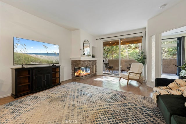 23930 Arroyo Park, Valencia