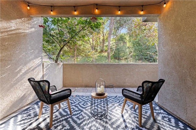 23930 Arroyo Park, Valencia