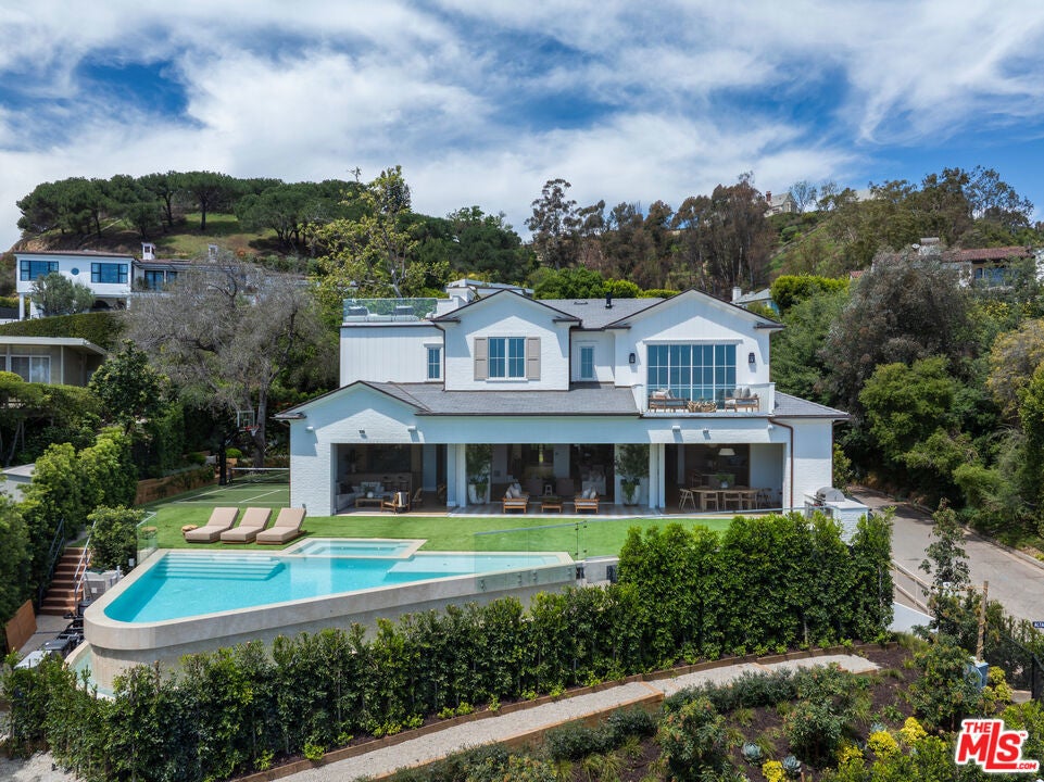 1682 San Onofre Drive, Pacific Palisades