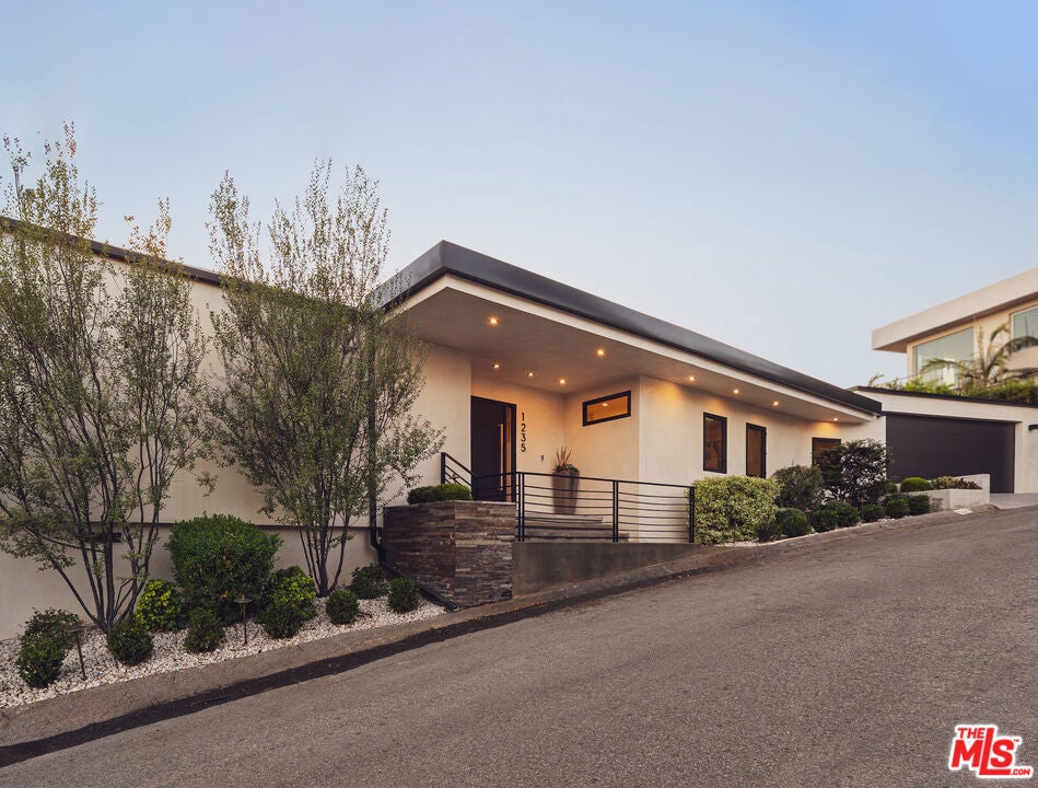 Photo of Listing #25601075