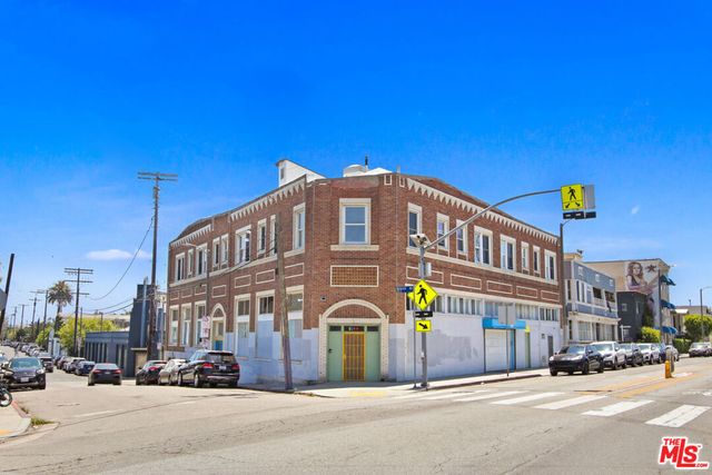 1802 Pacific Avenue, Venice