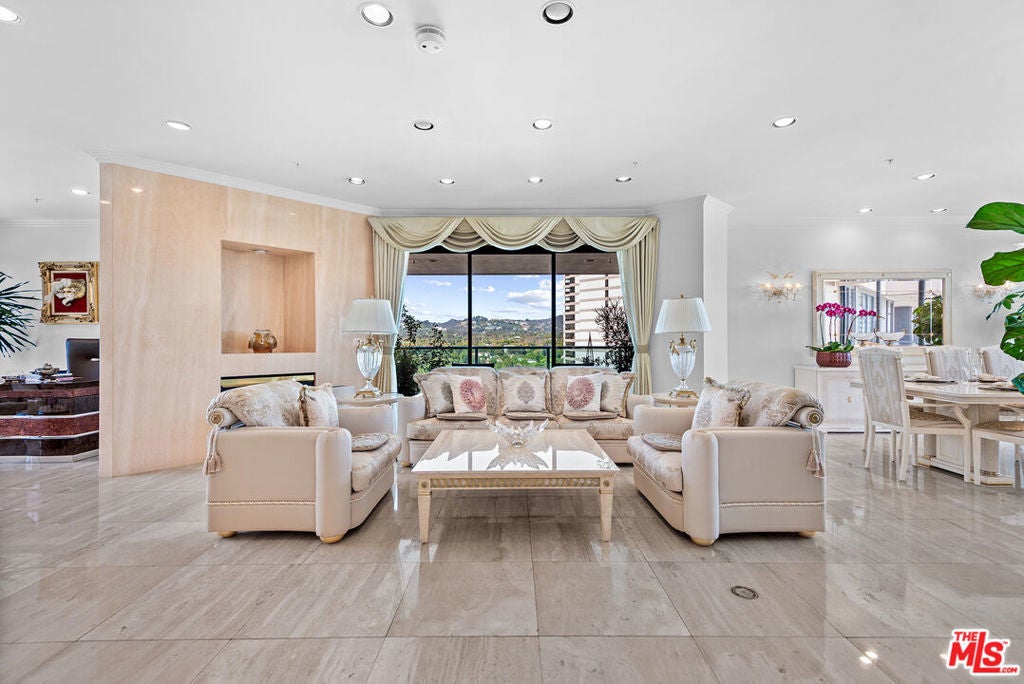 Photo of Listing #25601333