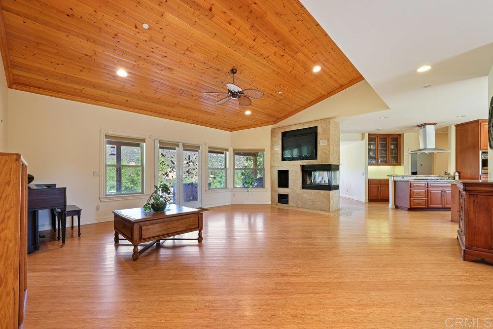 Photo of Listing #PTP2507655