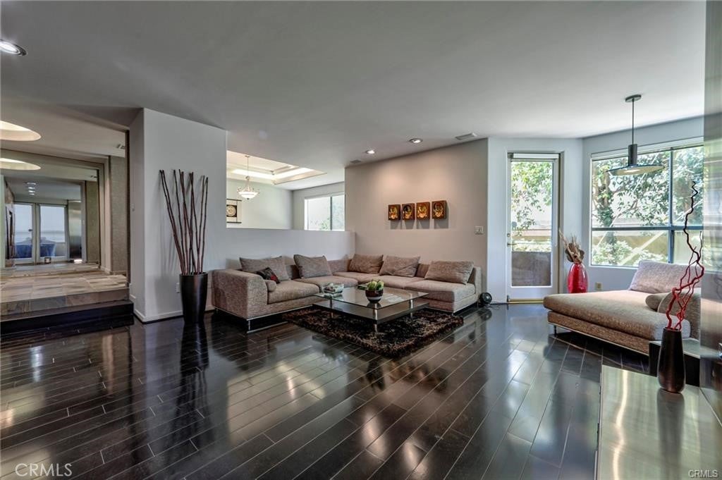 Photo of Listing #SR25235112