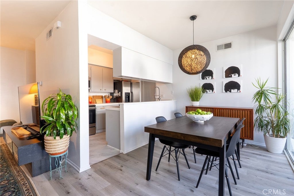 Photo of Listing #SR25234199