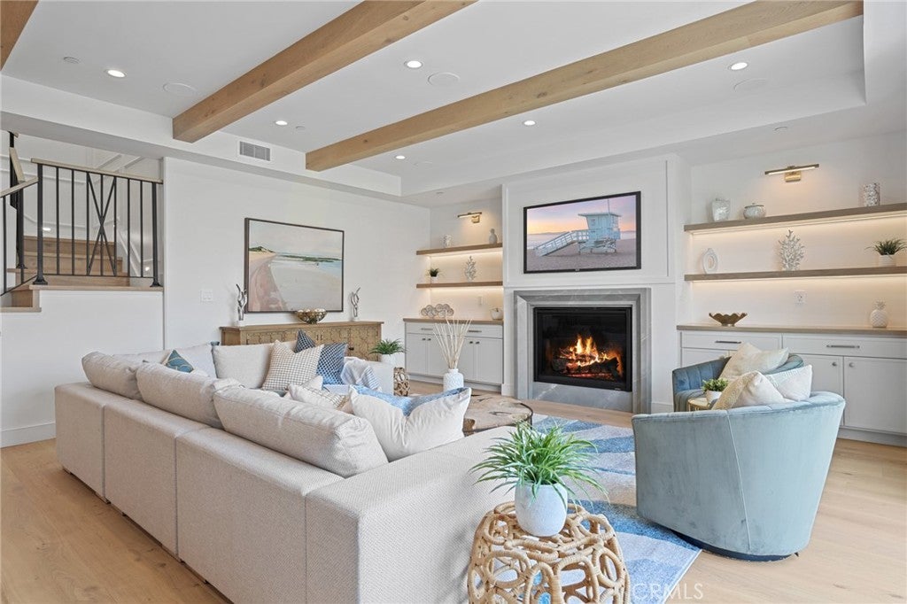 Photo of Listing #SB25189029