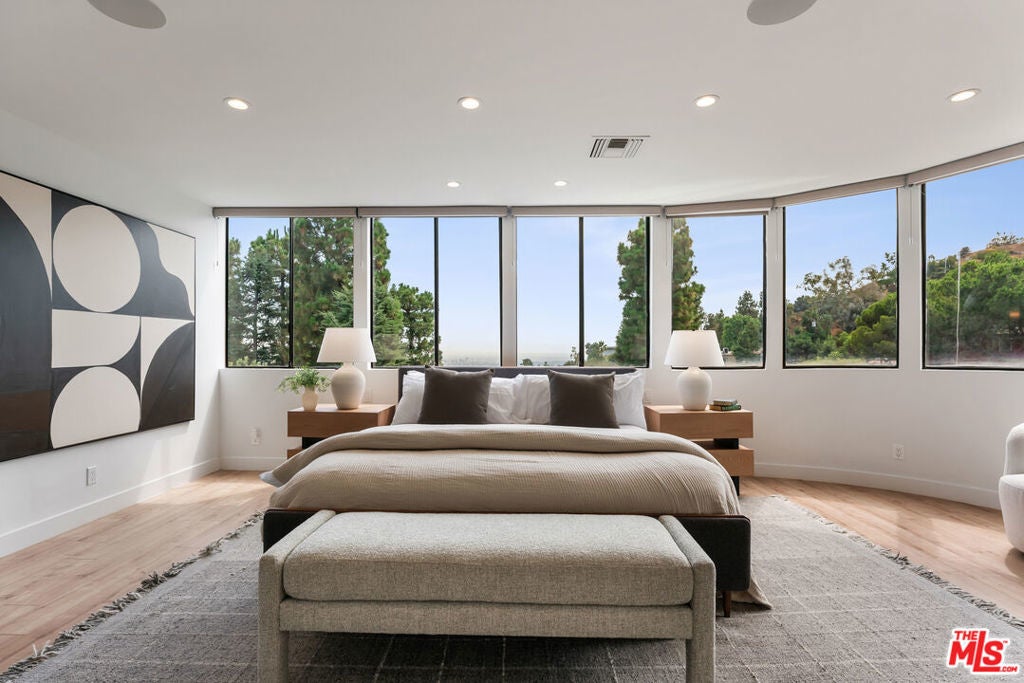 Photo of Listing #25598519