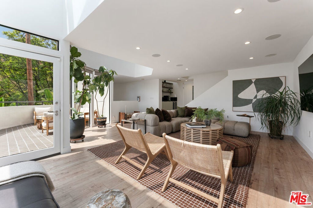 Photo of Listing #25598519