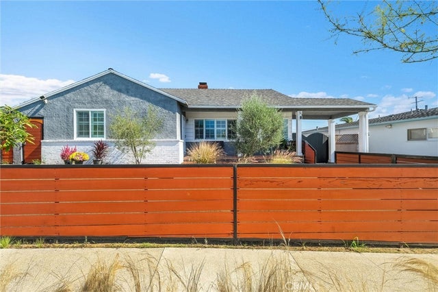 6104 6104 S La Cienega, Ladera Heights