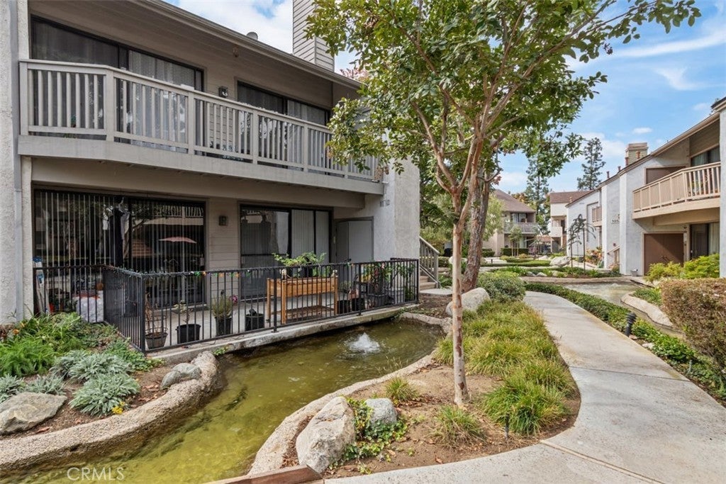 Photo of Listing #SR25235280