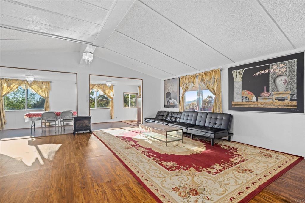 Photo of Listing #PTP2507673