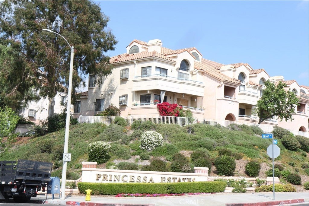 Photo of Listing #OC25235530