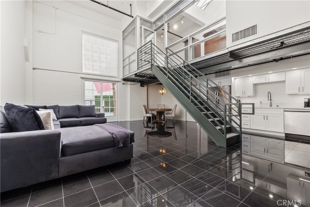 Photo of Listing #SB25235746