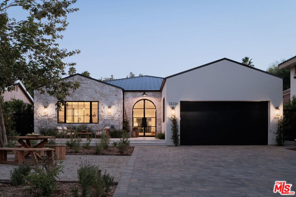 Photo of Listing #25602355