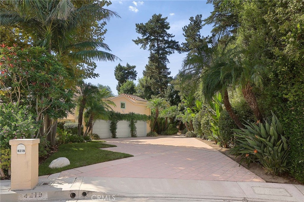 Photo of Listing #SR25227015