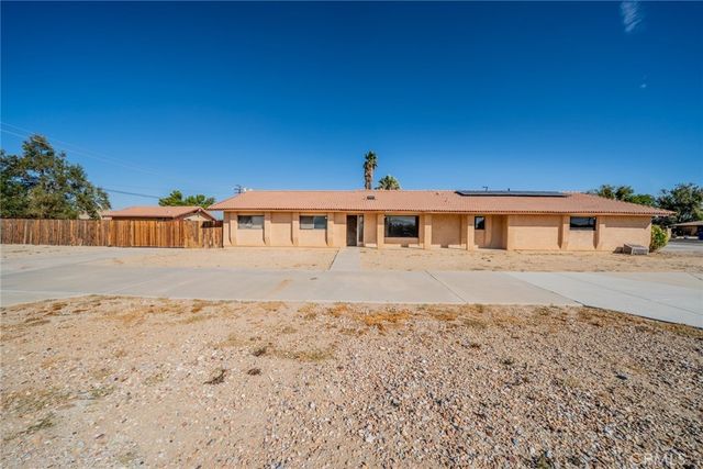 18080 Manitou Road, Apple Valley