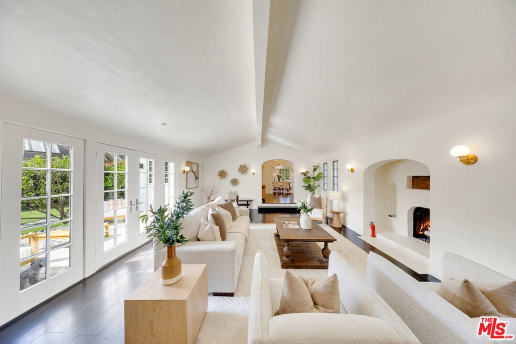 Photo of Listing #25596329