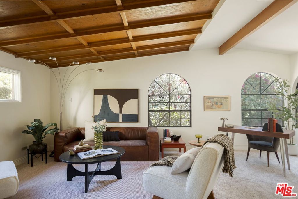 5011 El Verano Avenue, Los Angeles