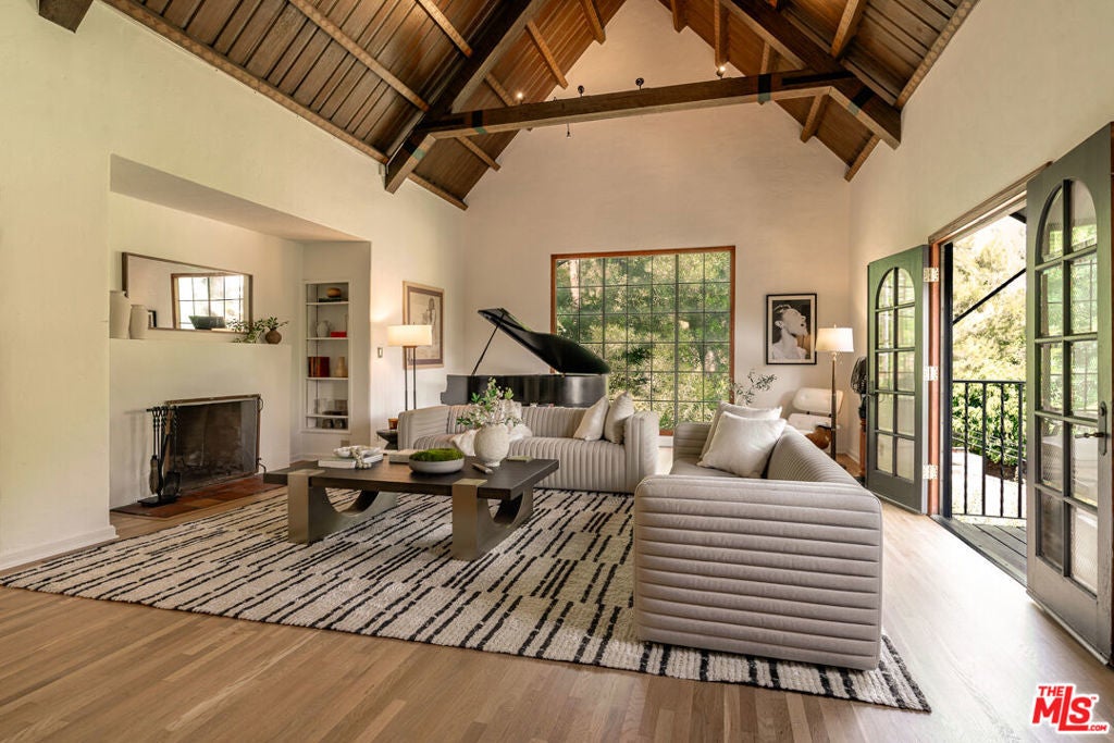 Photo of Listing #25590231