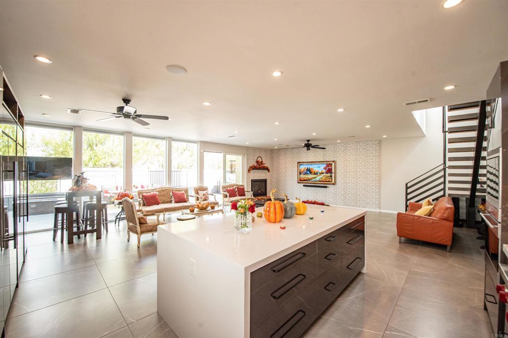 Photo of Listing #PTP2507724