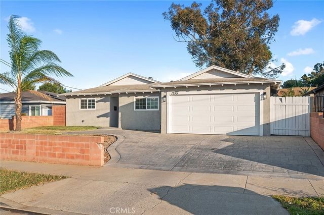1255 Jadestone, Corona