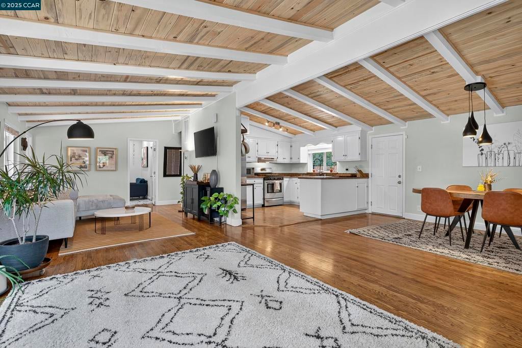 3215 Pine St, Martinez