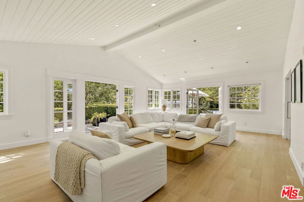 Photo of Listing #25599737