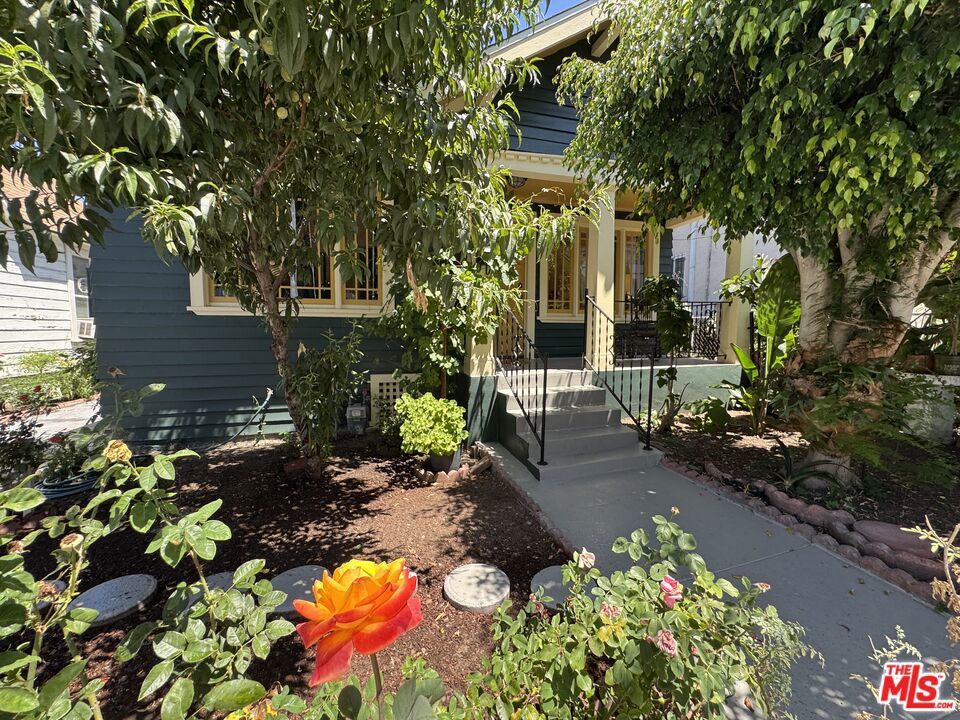 334 Belmont Avenue, Los Angeles