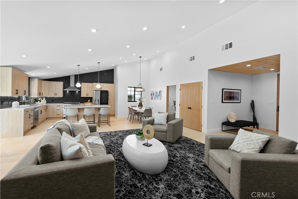 Photo of Listing #SR25237006