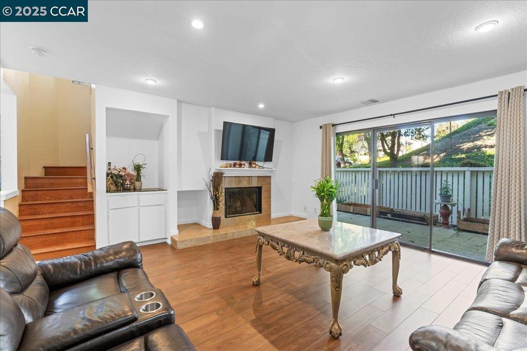 Photo of Listing #41114443