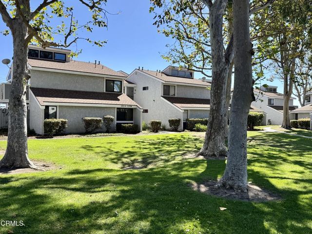 5222 Longfellow Way, Oxnard