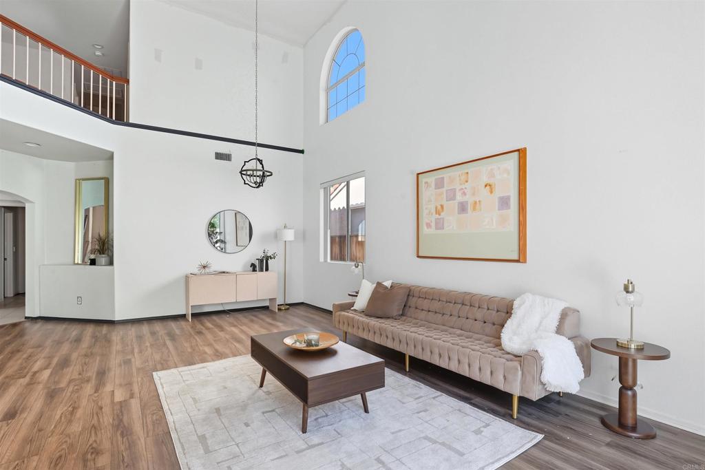 Photo of Listing #PTP2507763