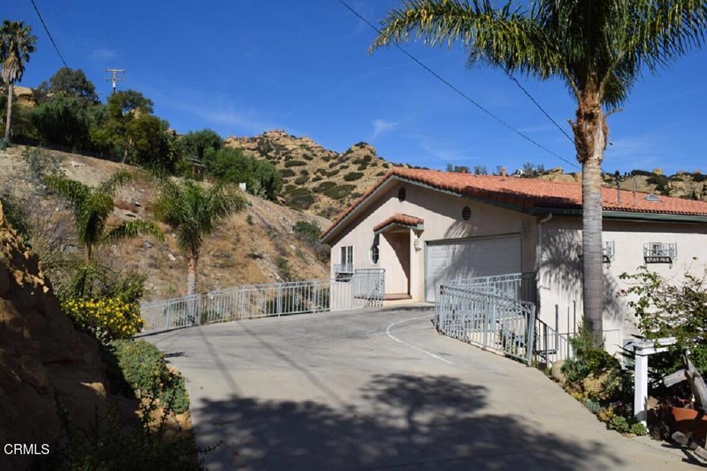 215 La Gross Way, Chatsworth