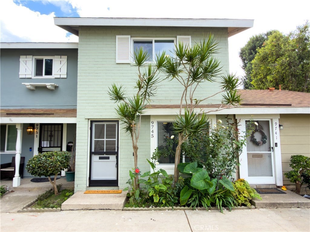 Photo of Listing #OC25237419