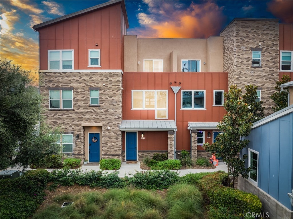 8847 Jacaranda C, Montclair