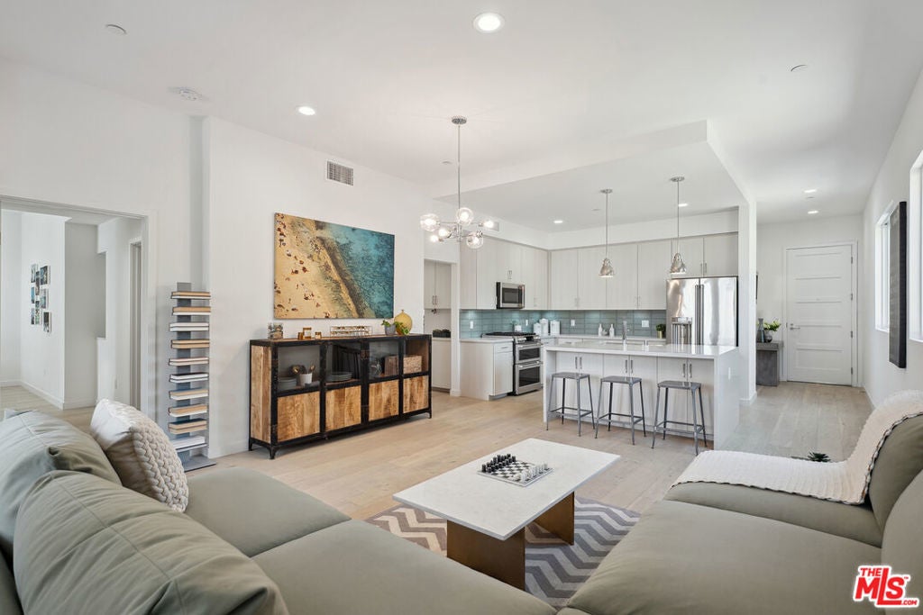 Photo of Listing #25604901