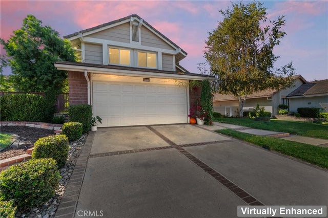 25825 Via Cruz, Valencia