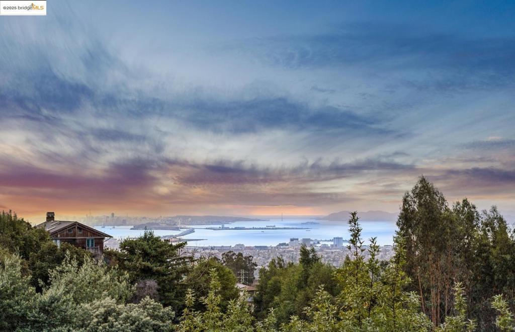 17032 Broadway Ter, Oakland