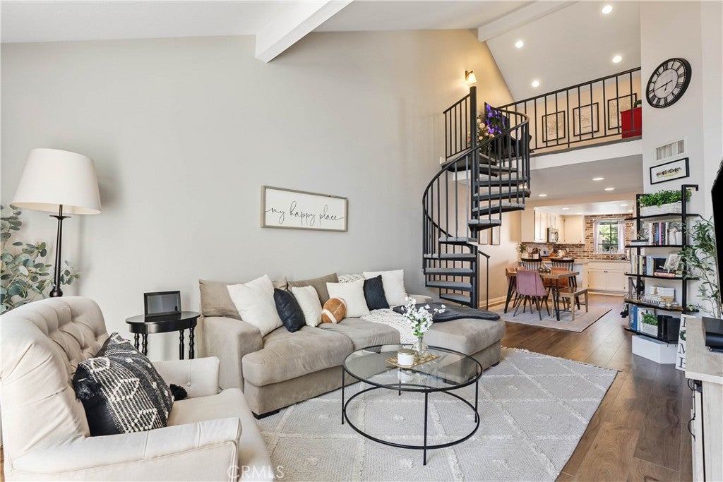 Photo of Listing #SR25232481