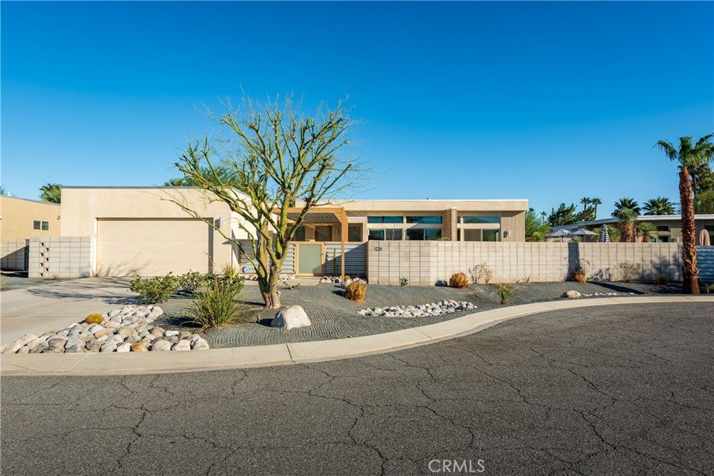 1126 Lucent Court, Palm Springs