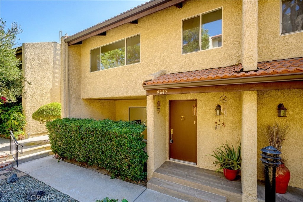 9647 Via Torino, Burbank