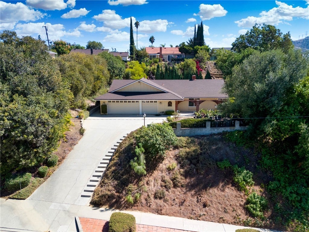 Photo of Listing #TR25237852