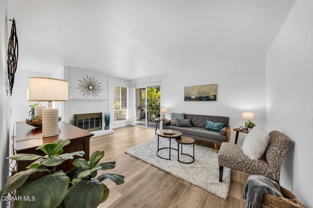 224 Oakleaf Drive # 102, Thousand Oaks