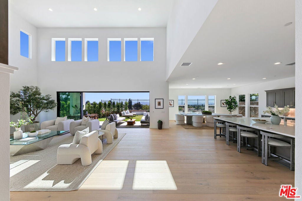 Photo of Listing #25605585