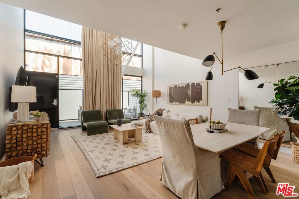 Photo of Listing #25605661