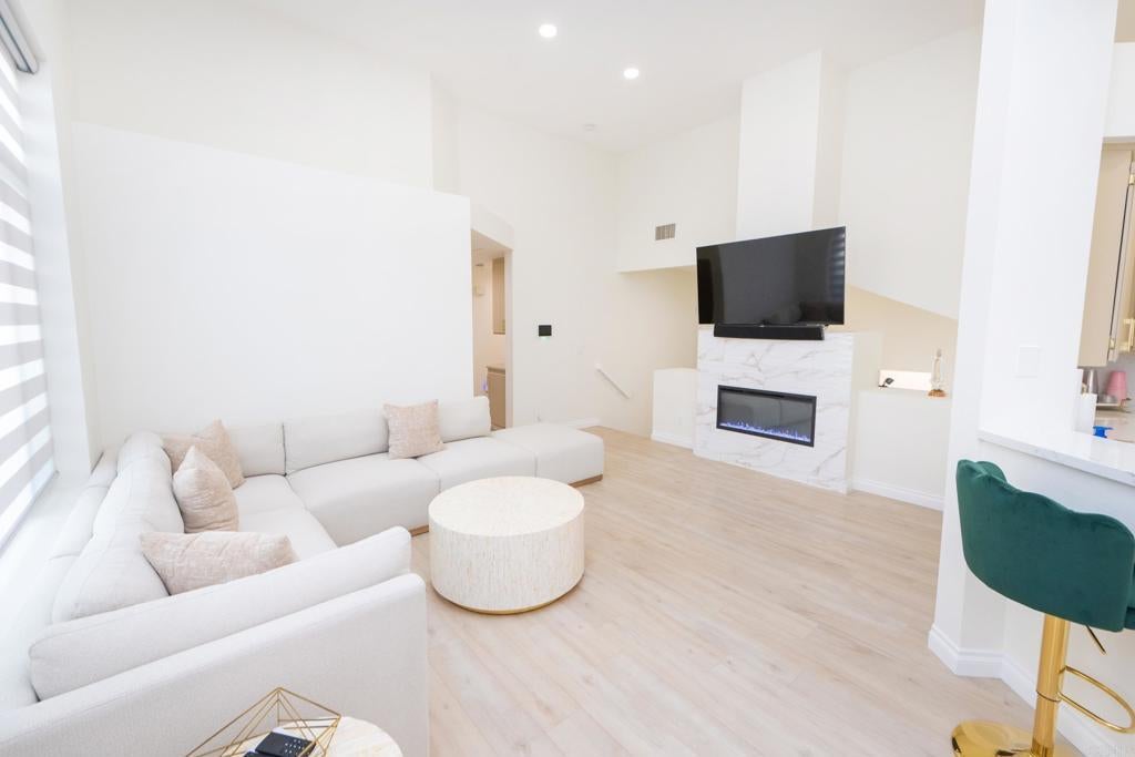 Photo of Listing #PTP2507814