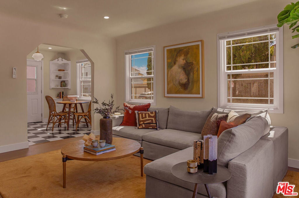 Photo of Listing #25605889